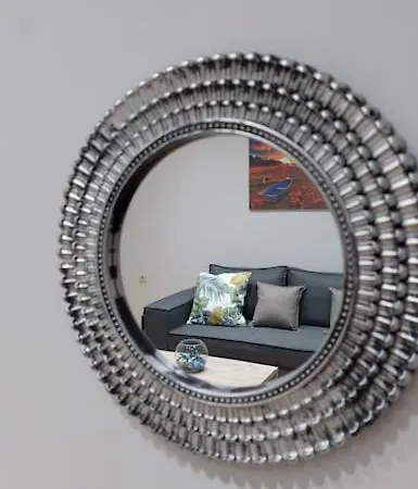 Palladion House Kanáli